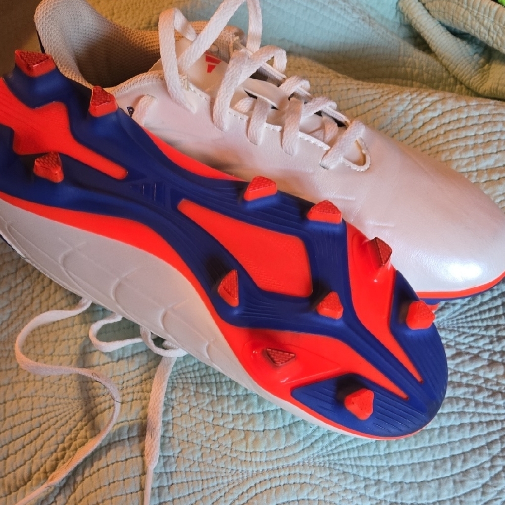 Copa Young BOYS cleets Sized 5.5